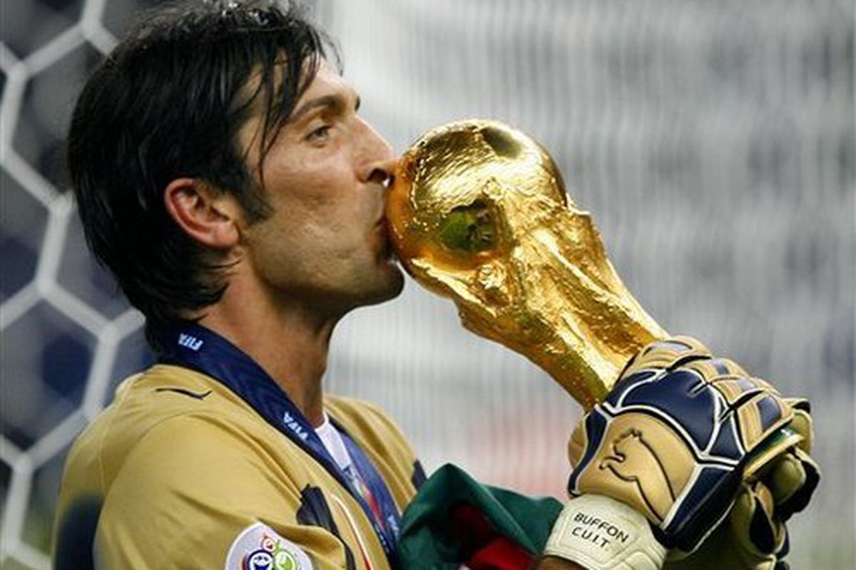pix Gianluigi Buffon 2006 https www alamy com stock photo gianluigi buffon italy juventus world cup hannover germany 12 june 126468725 html