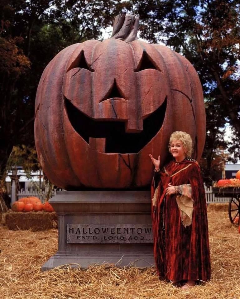 pic Halloweentown Wallpaper halloween town halloween halloween