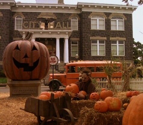 wallpapers Halloweentown Wallpaper favorite witch marnie