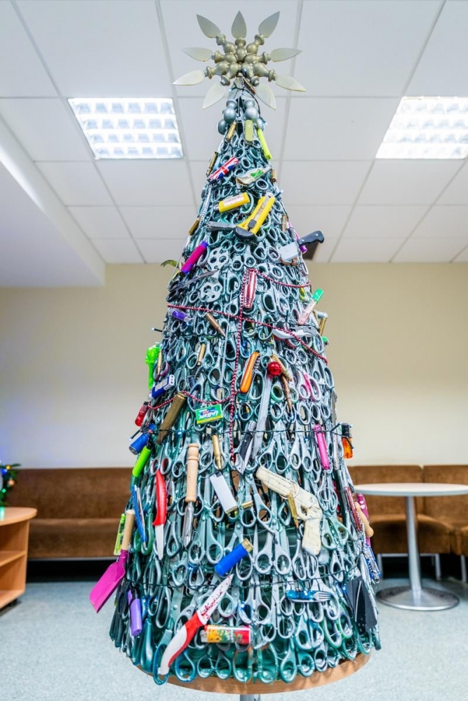 photo Ugly Christmas Tree Pics our ugly christmas tree mountain