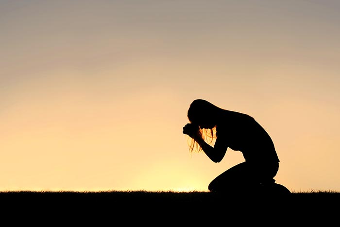 photo Woman Kneeling In Prayer Silhouette https www dreamstime com silhouette woman kneeling prayer silhouette woman kneeling prayer image122740460